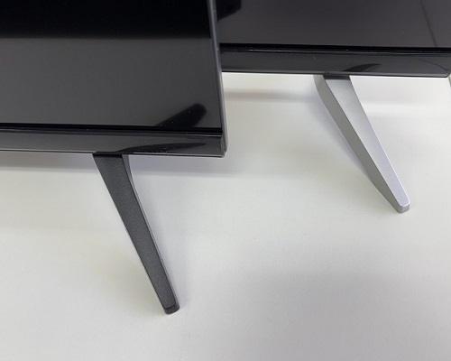 「ブラック」「シルバー」2色のスタンドを同梱